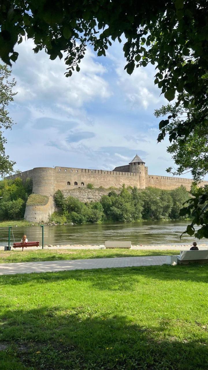 New Apartment With A View In The Town Center Narva Exterior foto